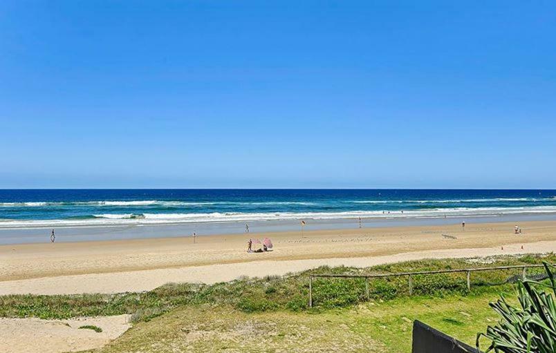 Beachfront Beauty! Гоулд Коуст Екстериор снимка